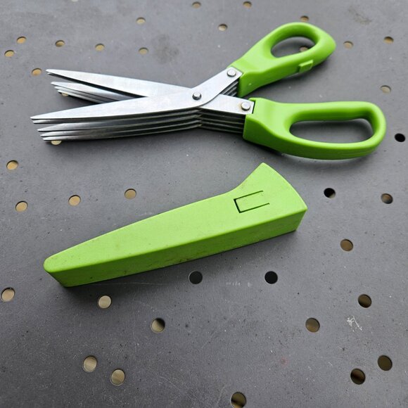 5 Bladed Herb Scissor/Paper Shredder - Picture 1 of 5